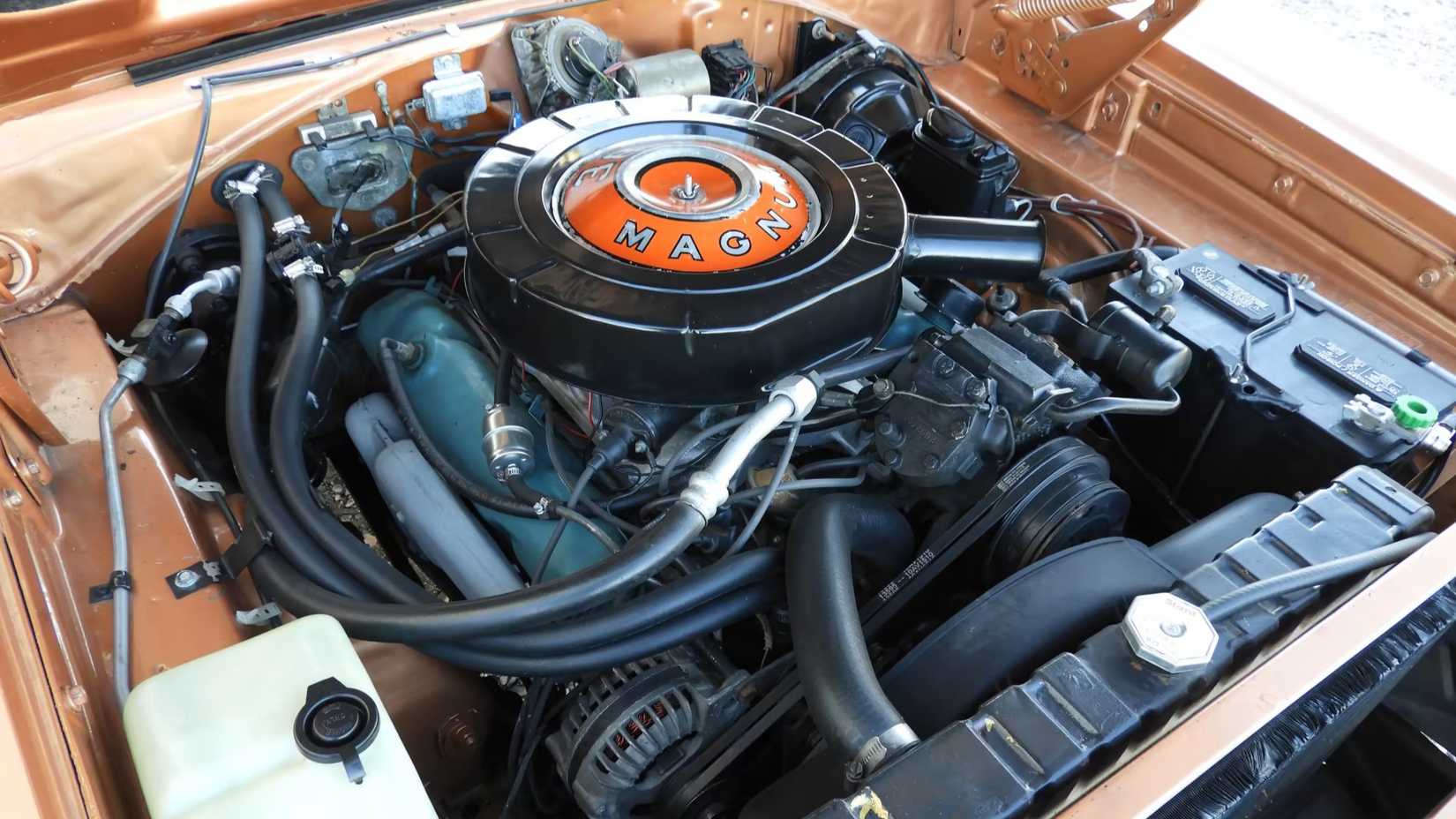 Dodge Coronet 500 Wagon engine