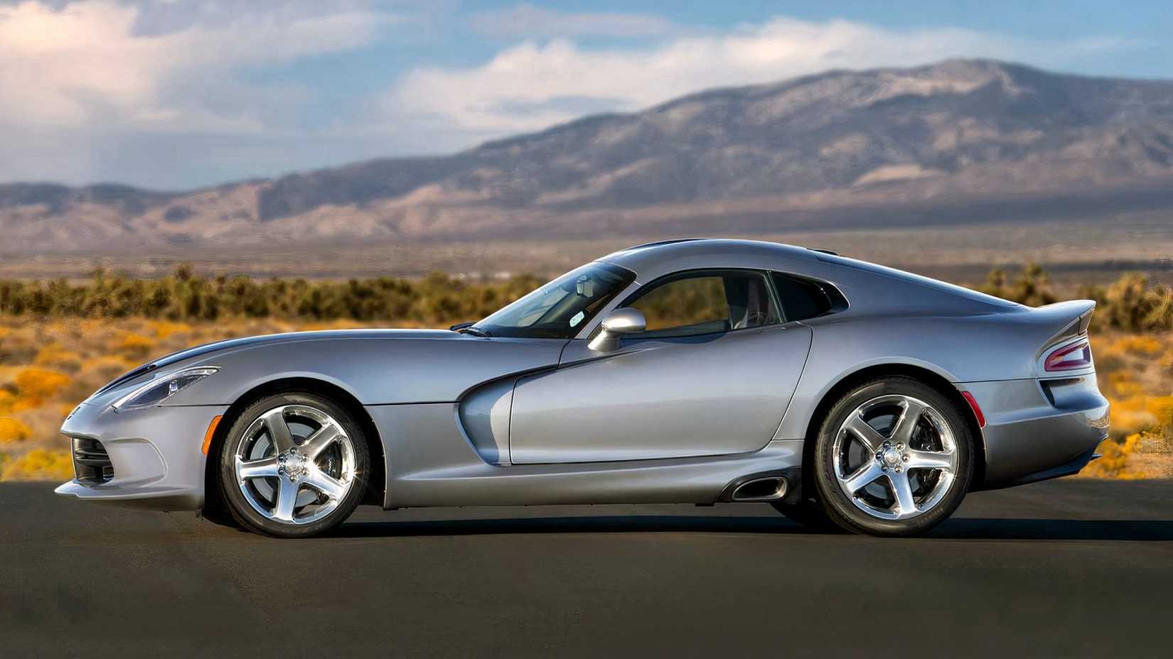 2016 Dodge Viper SRT Coupe in silver parked