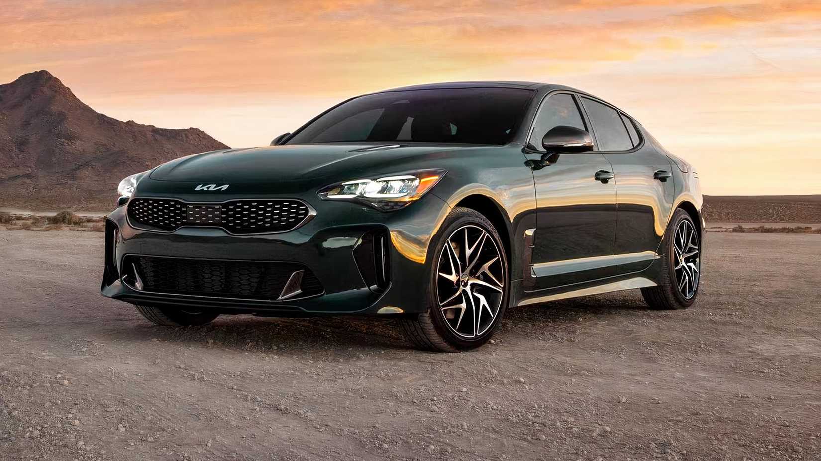 2023 Kia Stinger GT-Line in green parked