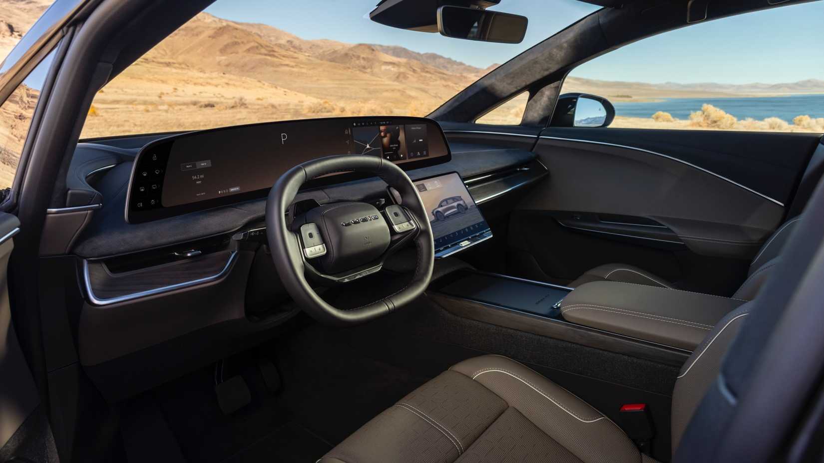 LM25-0254_N_GravityTouring_EPK-CRM-Web-Paid_0P6A0226_Image32