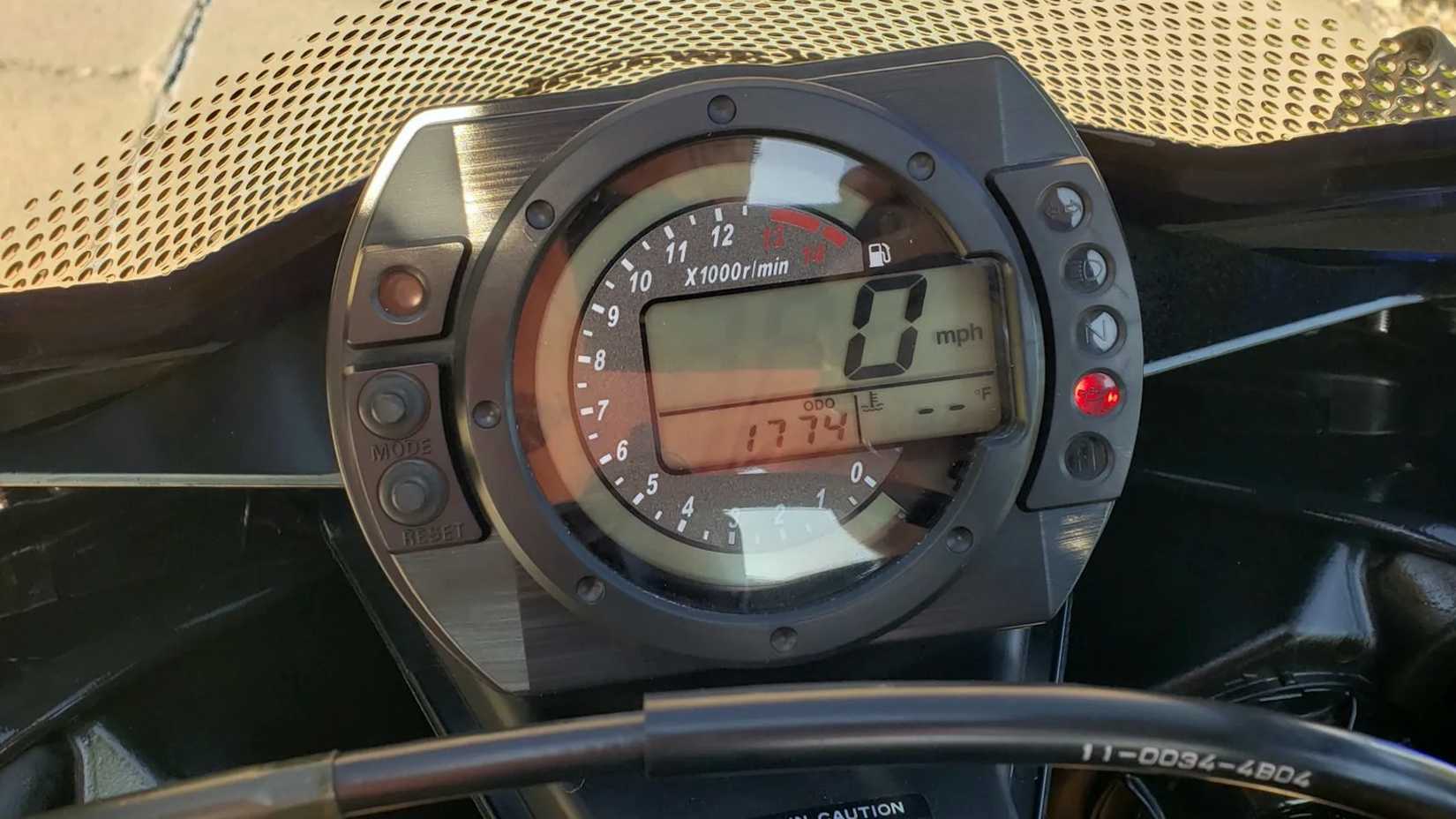 2004 Ninja ZX-10R dash