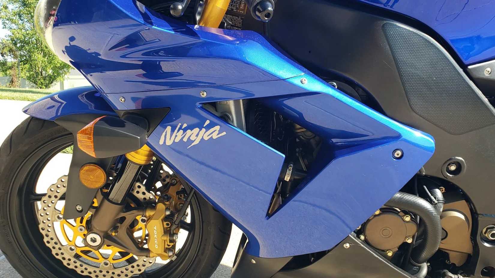 2004 Ninja ZX-10R engine