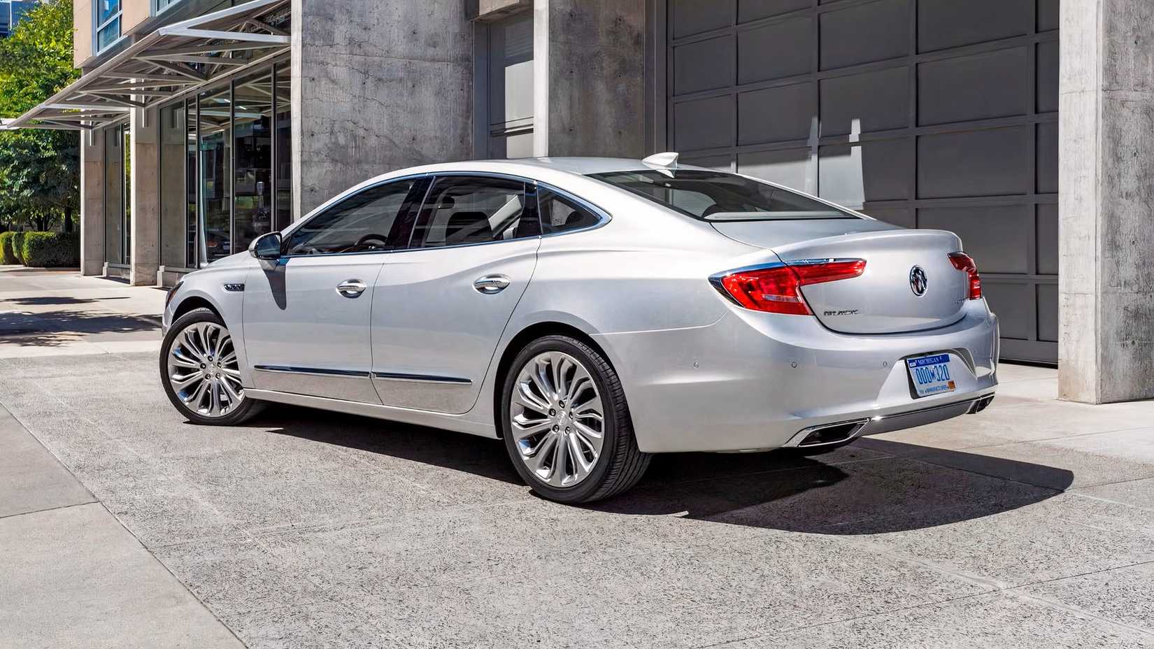 silver 2019 Buick LaCrosse