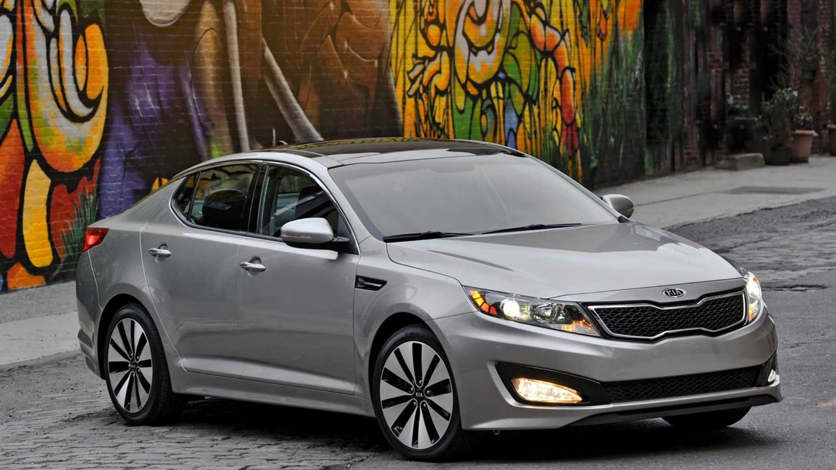 2011 Kia Optima front 3/4 shot