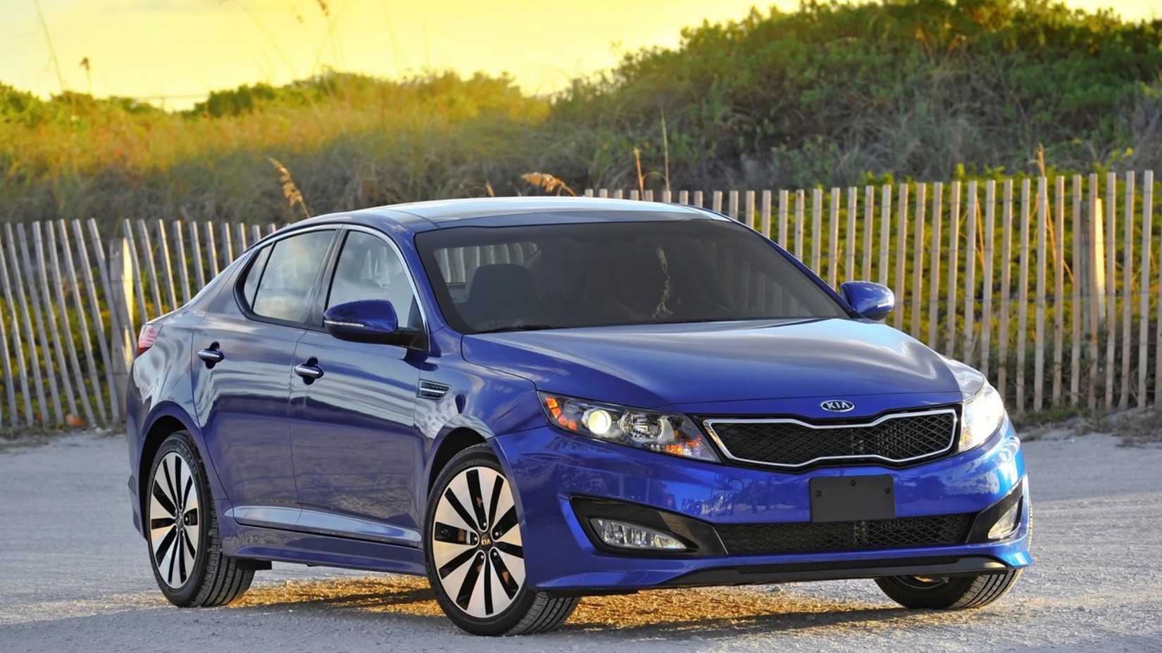 2011 Kia Optima front 3/4 shot
