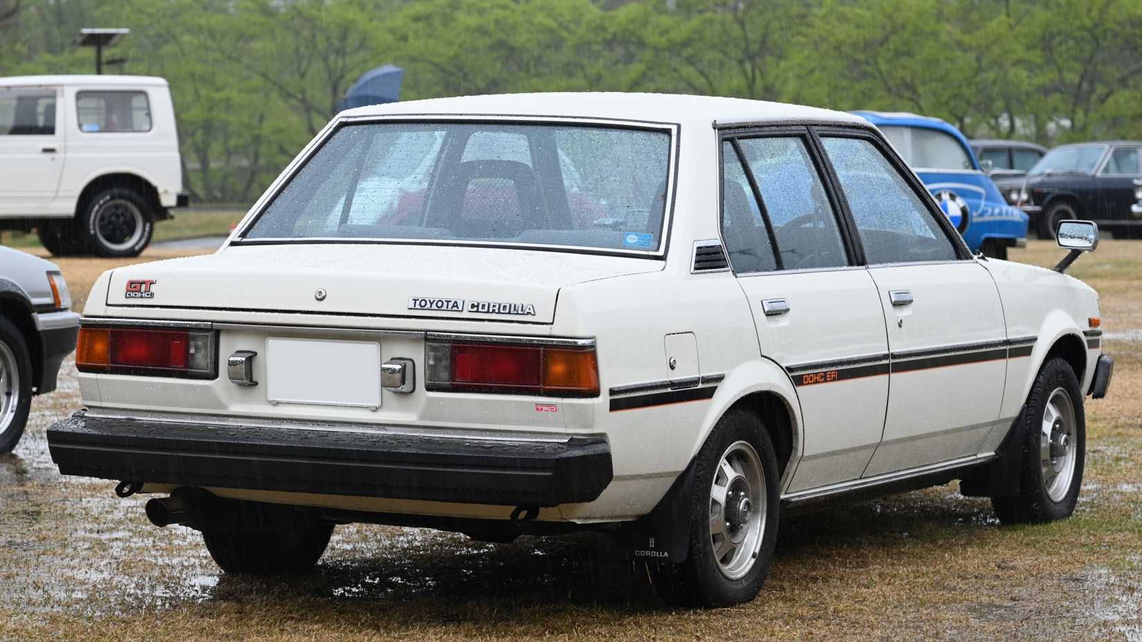 1979-1981_Toyota_Corolla_Sedan_GT_traseiro