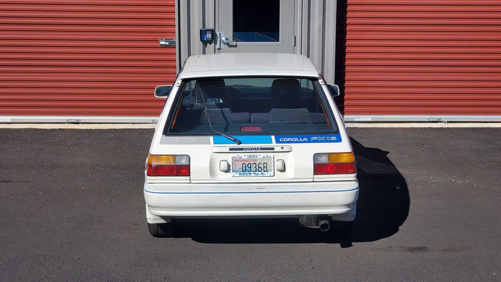 Painel traseiro do Toyota Corolla FX16 GT-S 1987