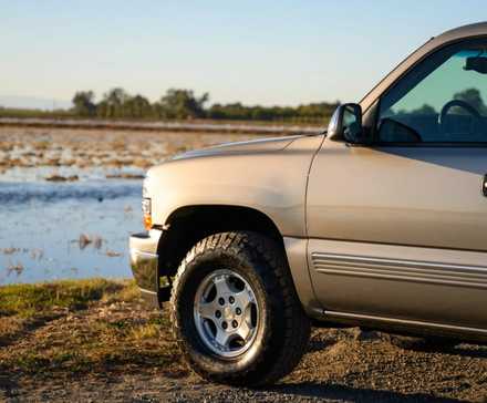 1999 Chevrolet Silverado 1500 LS Cabine Estendida Z71 4×4 tomada cinematográfica