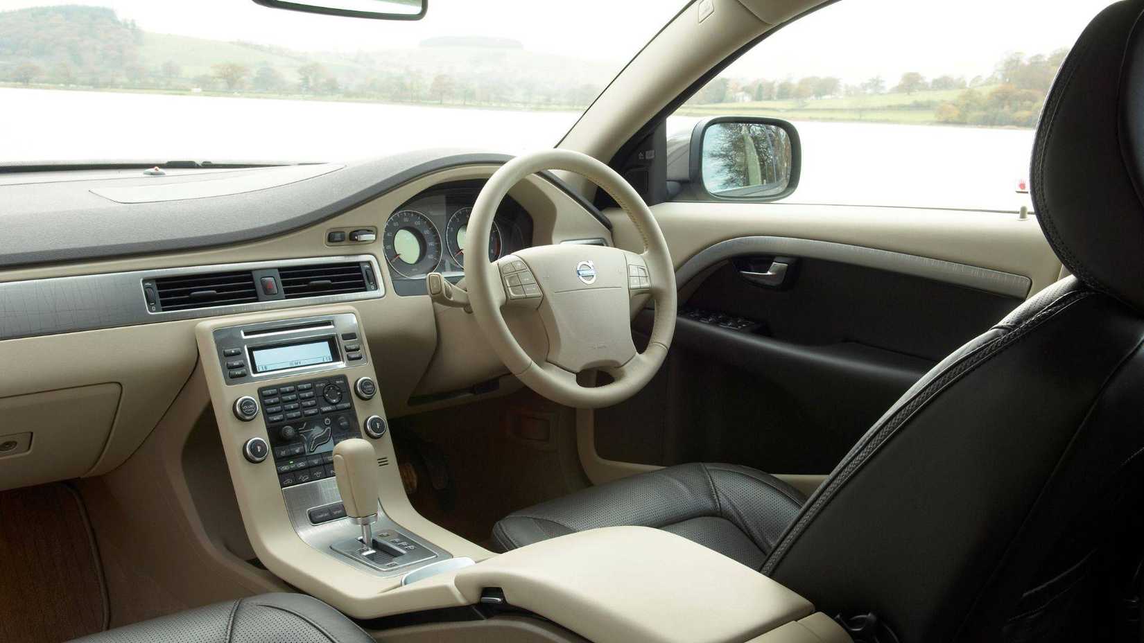 2008 Volvo XC70 interior