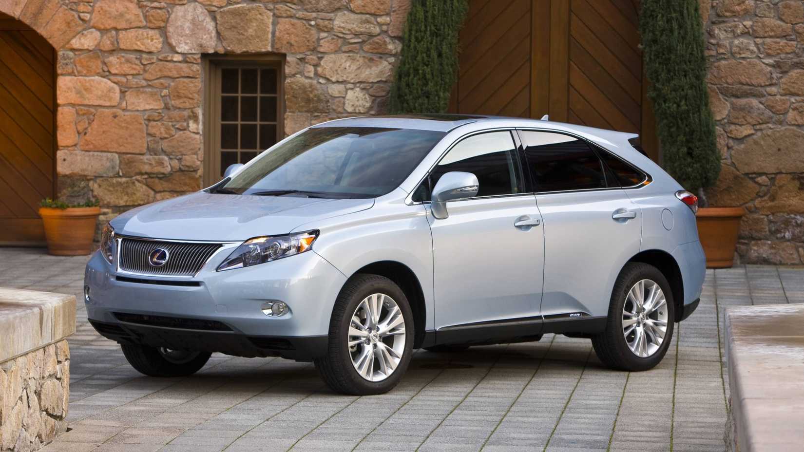 2010 Lexus RX Hybrid front third quarter view