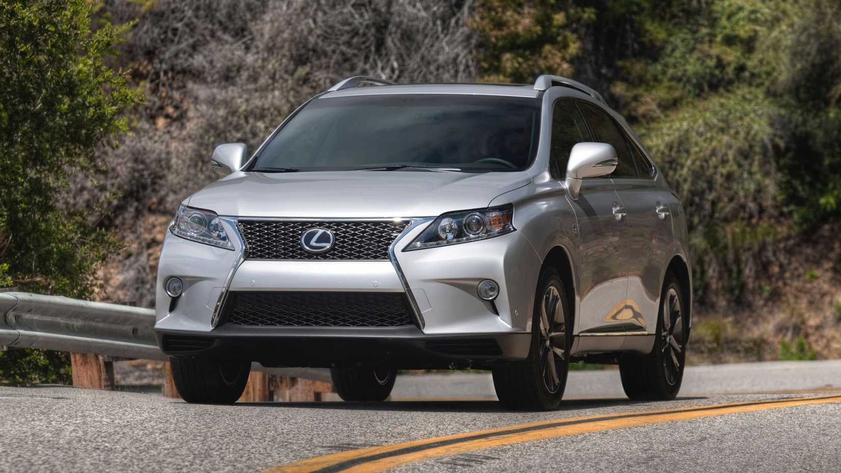 Front shot of a 2014 Lexus RX 350 driving down the road