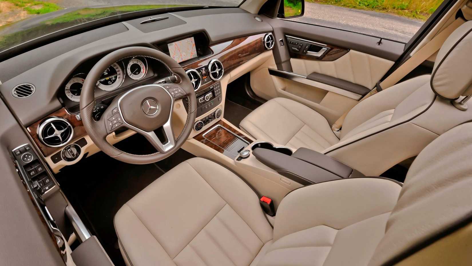 2014 Mercedes-Benz GLK interior