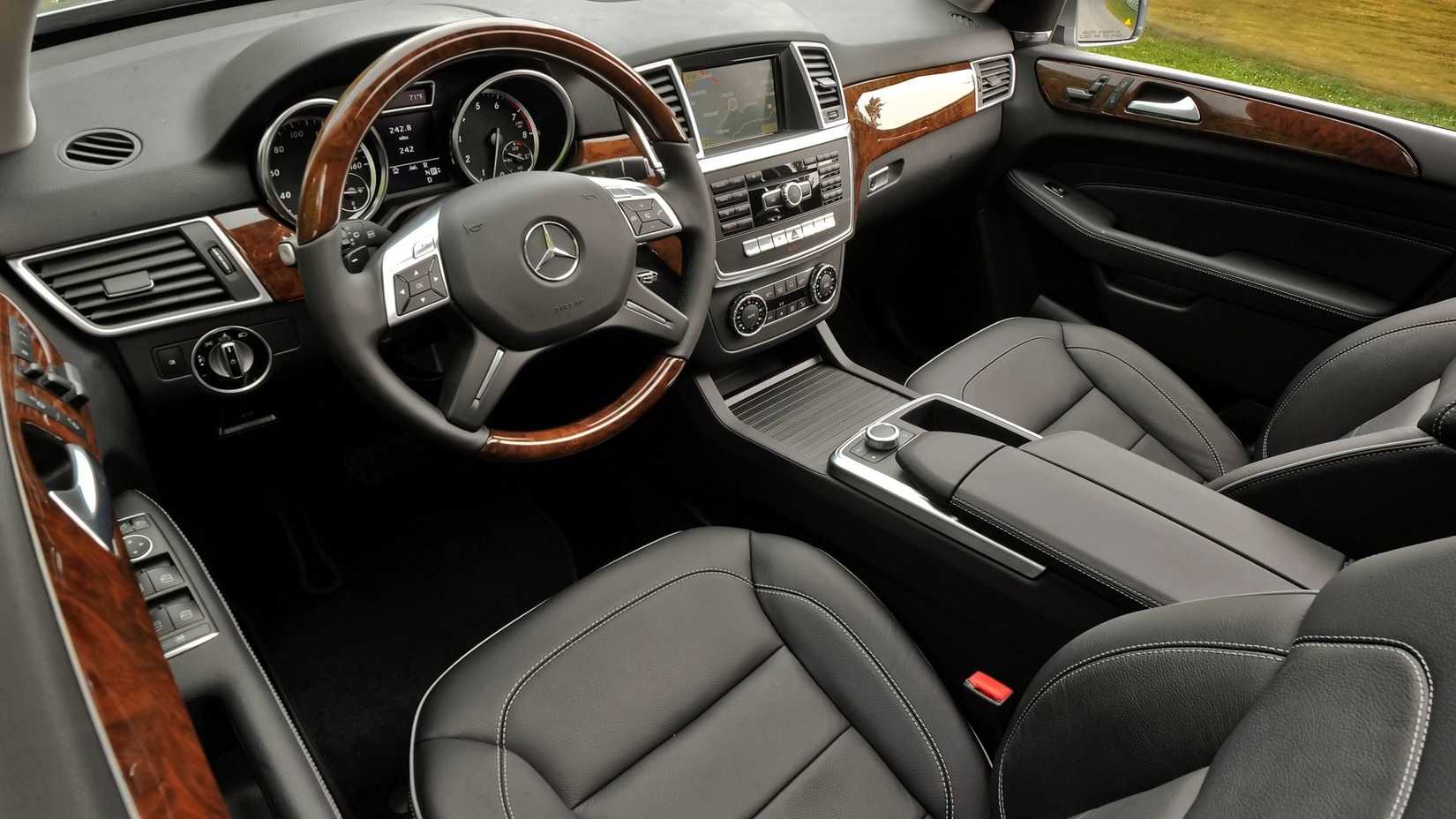 2015 Mercedes-Benz M-Class interior