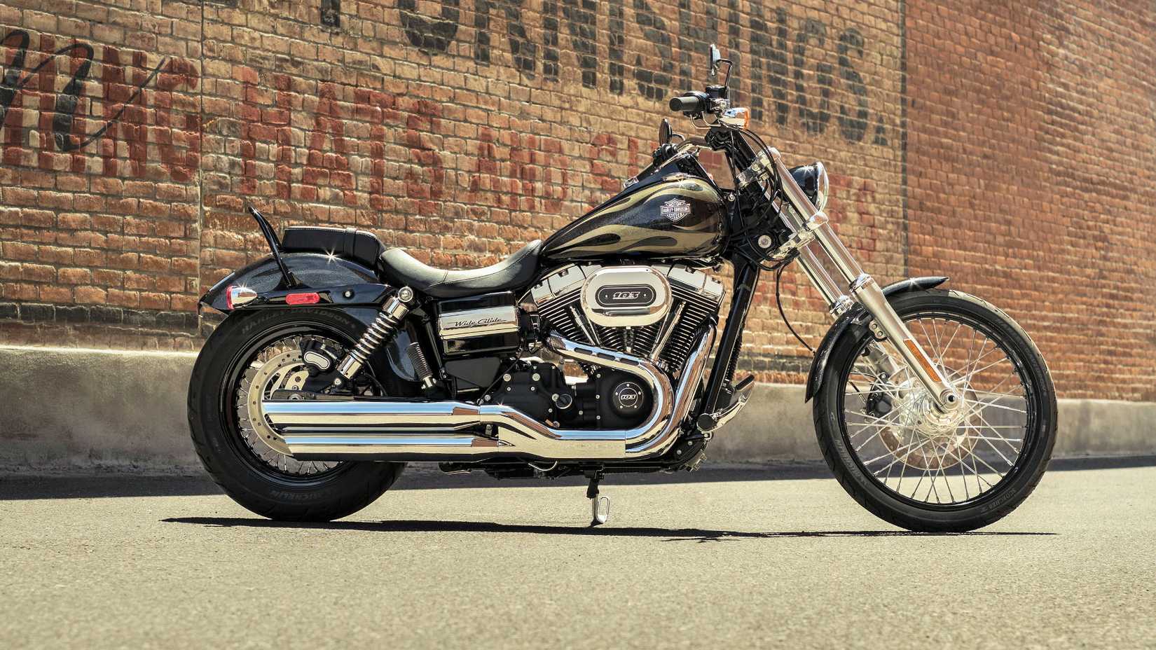 Foto de perfil estático da Harley-Davidson Dyna Wide Glide 2017