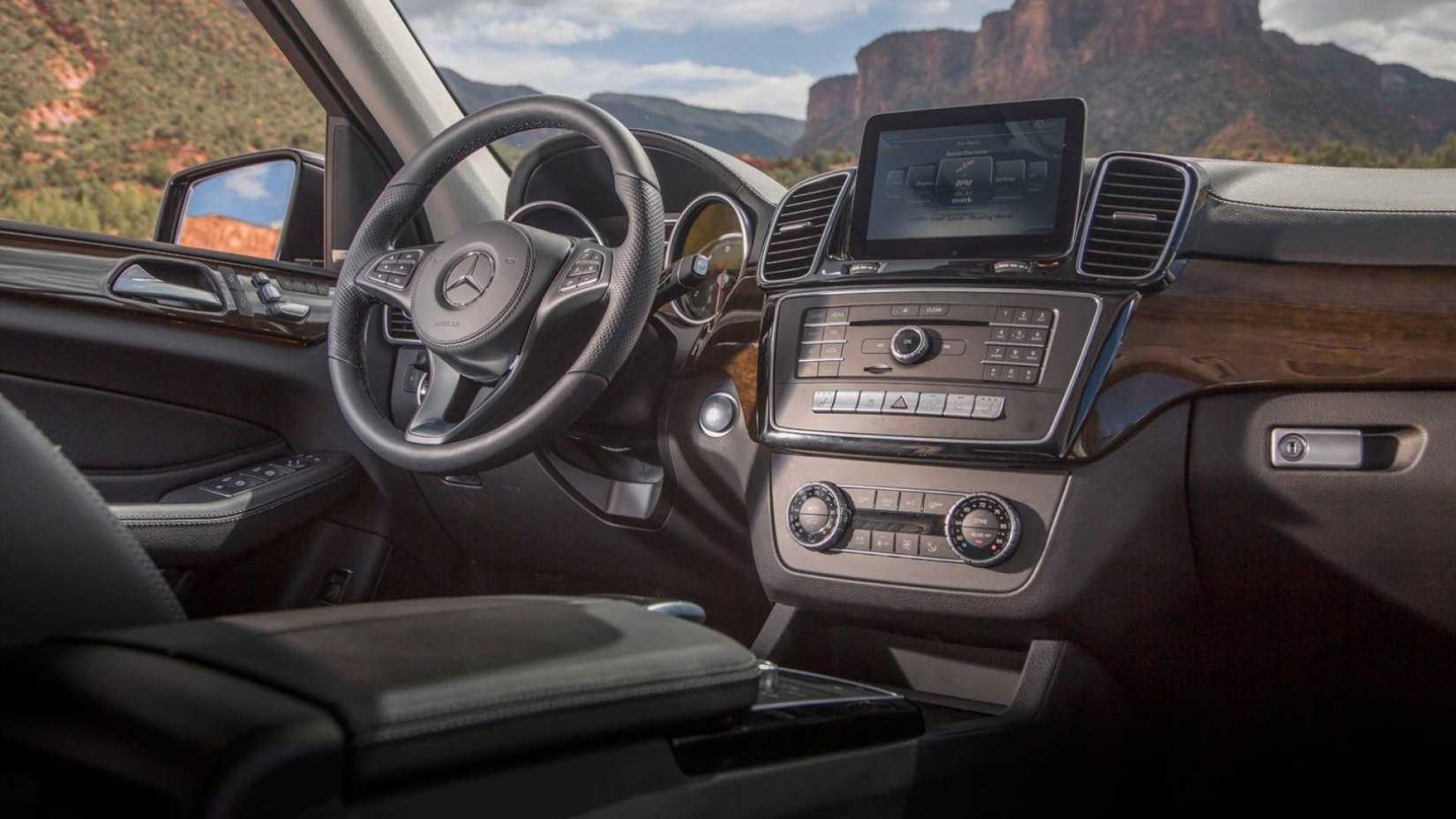2017 Mercedes-Benz GLS interior