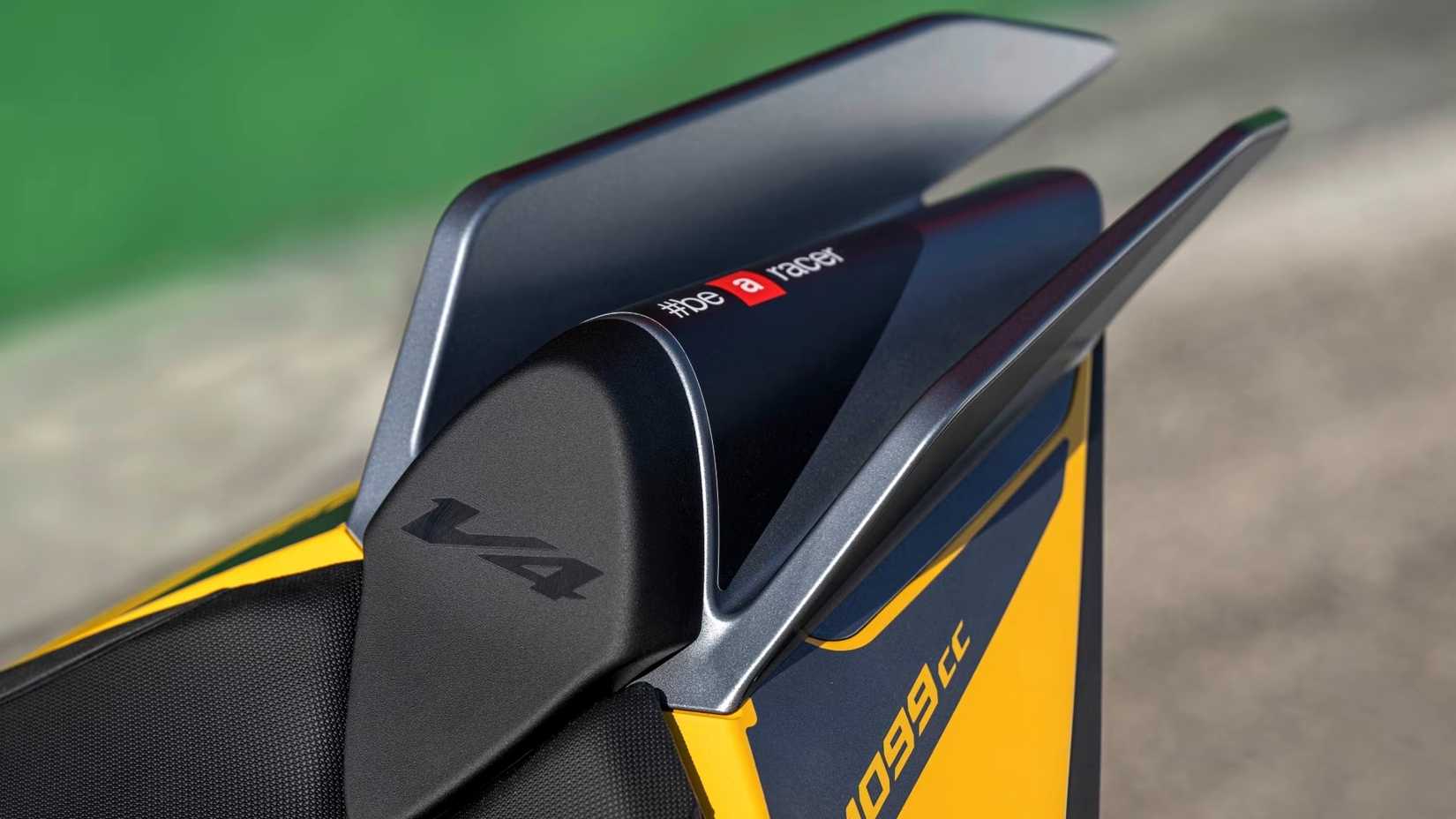 2025 Aprilia Tuono V4 Tail