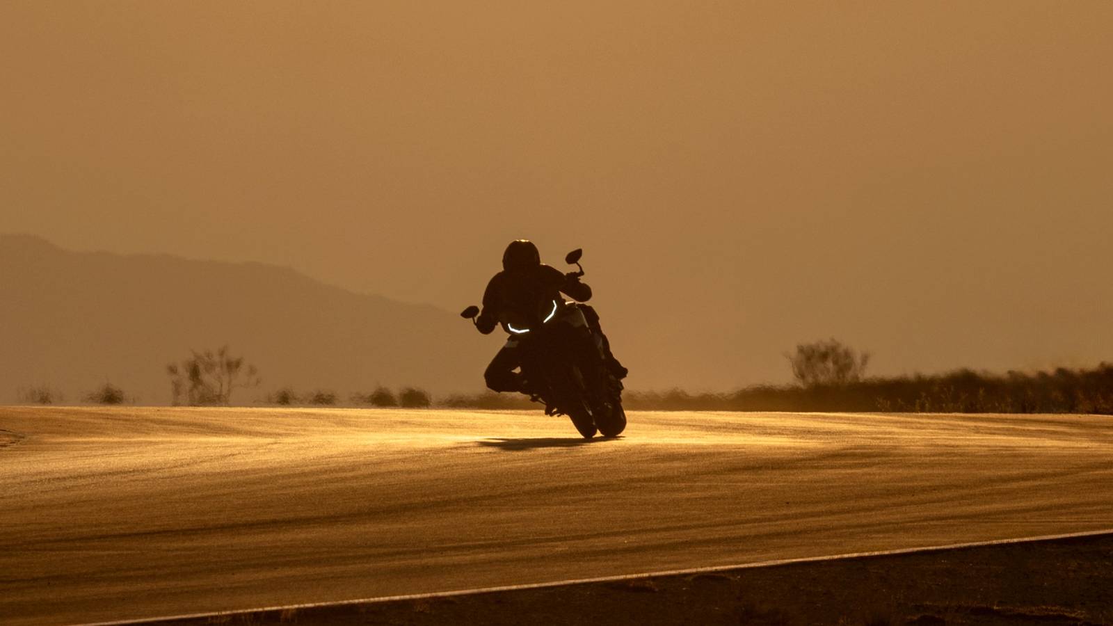 The Touring Bike With Everyday Comfort And Weekend Track Talent