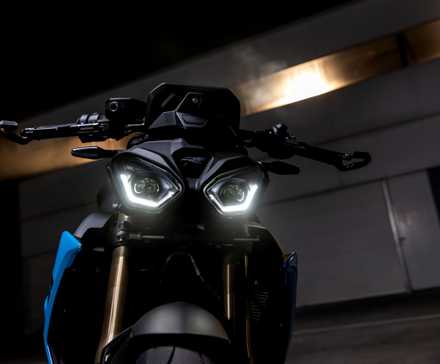 2025 BMW S 1000 R DRLs
