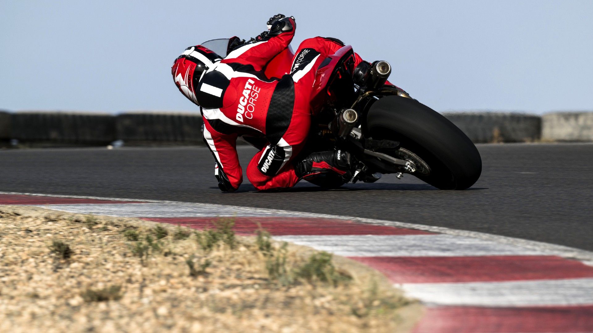 2025 Ducati Panigale V2 Elbow Down Rear