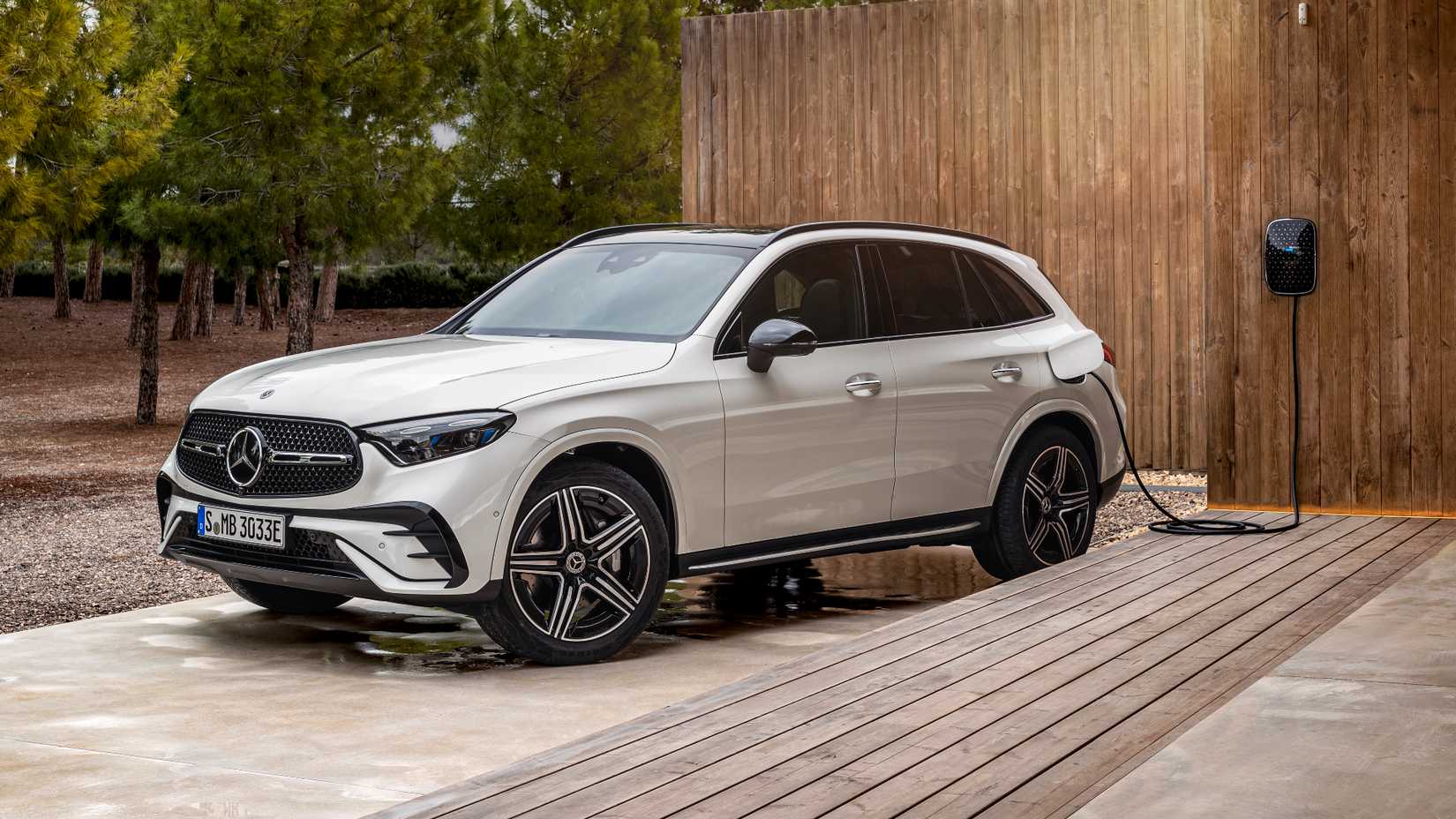 2025-mercedes-benz-glc-350e-4matic-phev