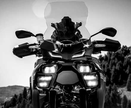 Farol Yamaha Tracer 9 2025