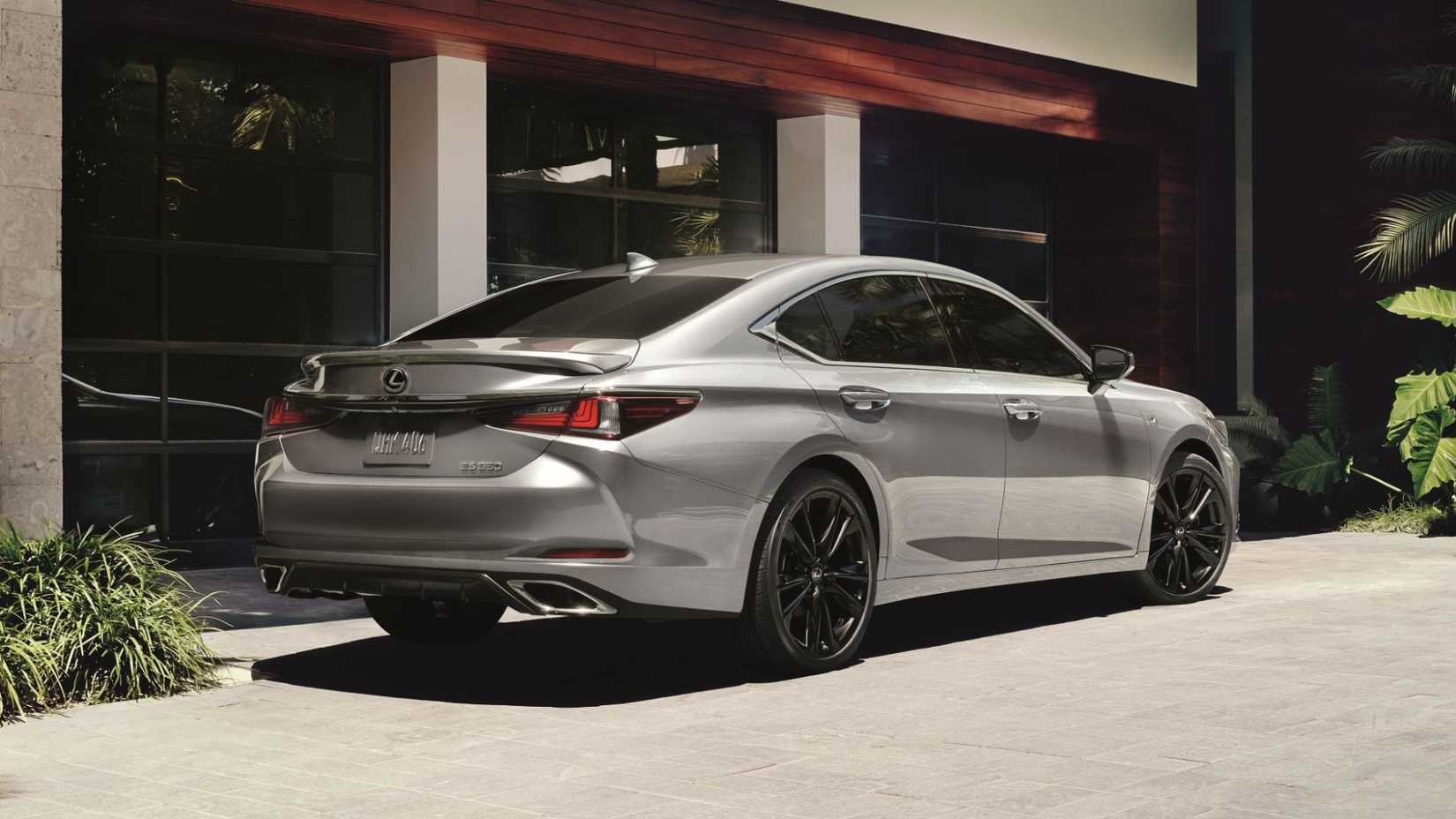 2025 Lexus ES 350 V6 rear 3/4