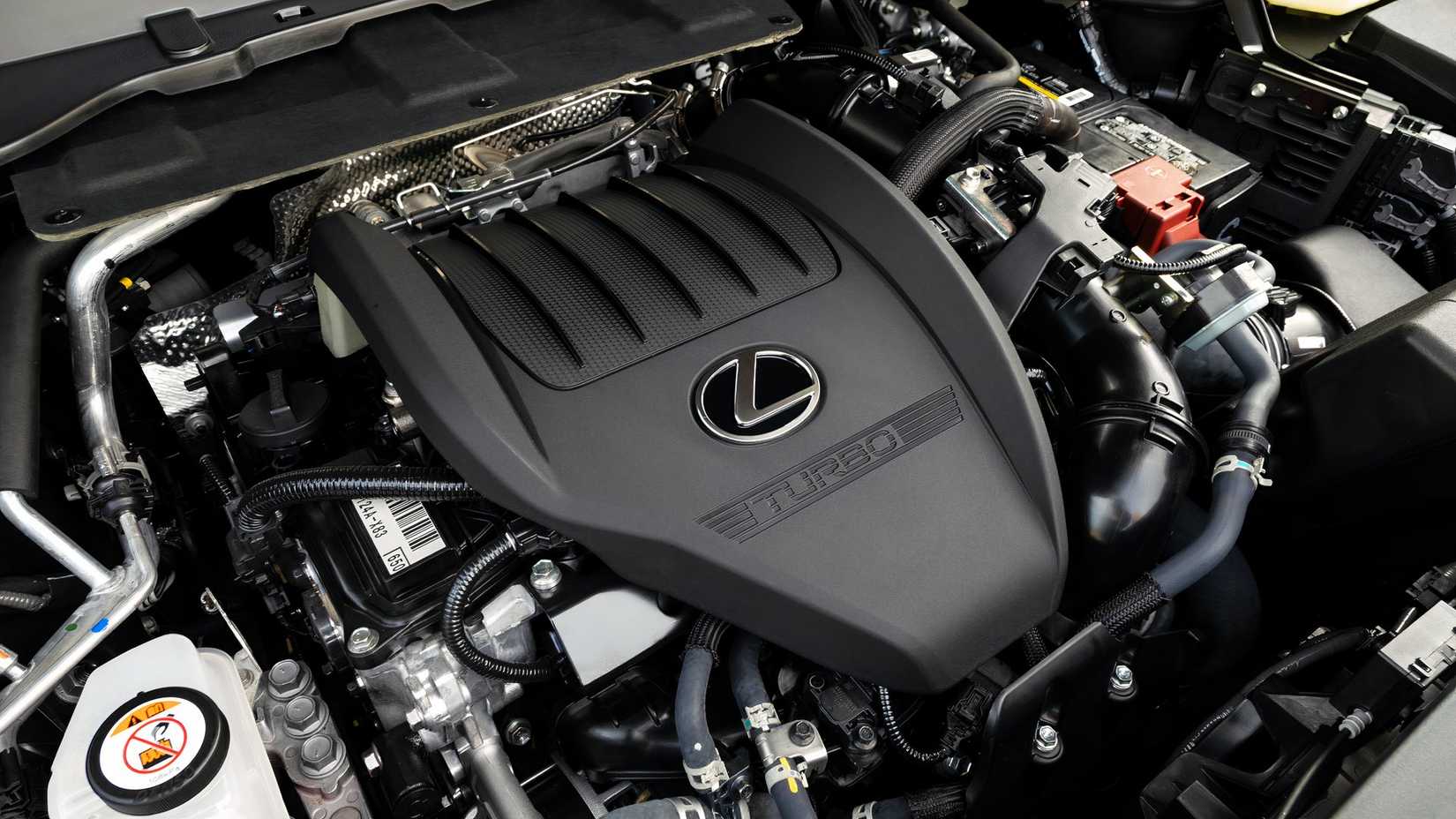 Close do compartimento do motor Lexus TX 350 Premium 2025