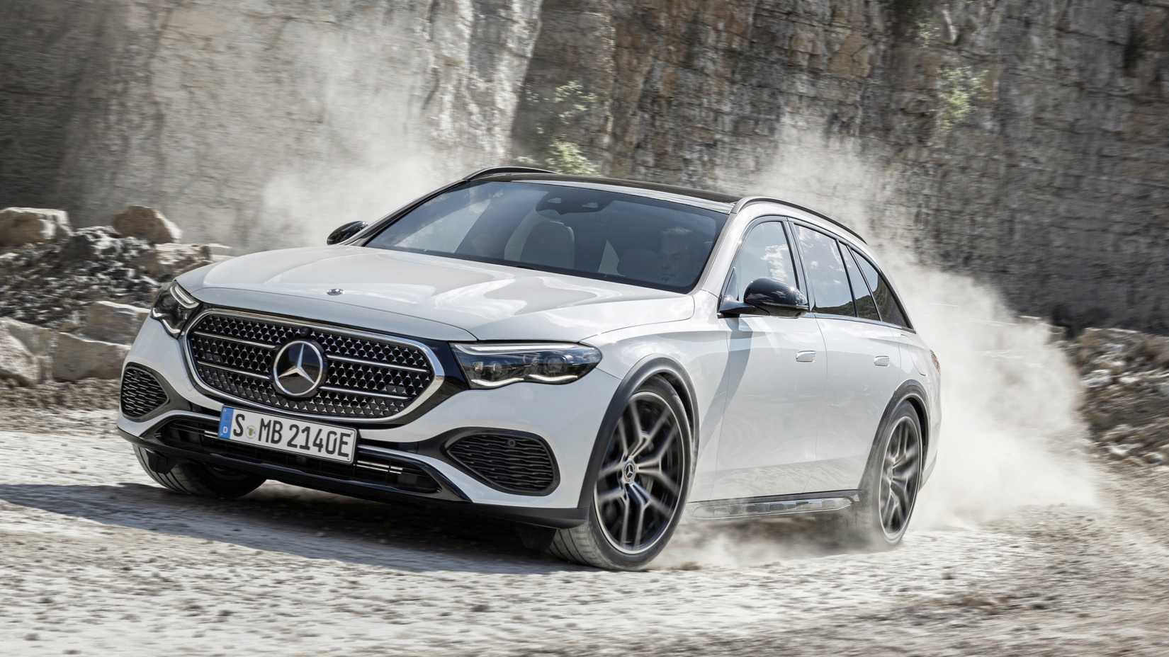 2026 Mercedes-Benz E-Class All-Terrain front quarter