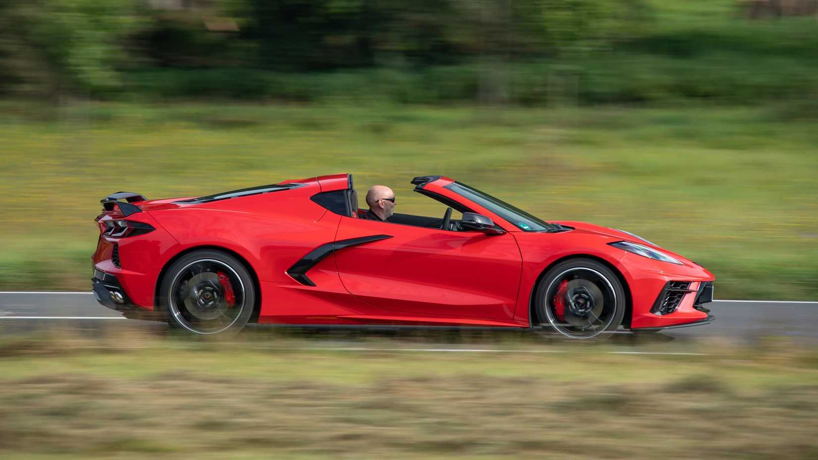 Side shot of a Chevrolet Corvette C8 accelerating