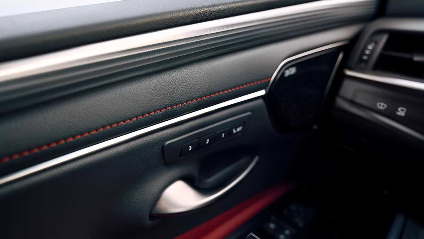 Lexus ES Hybrid plush upholstery and trim