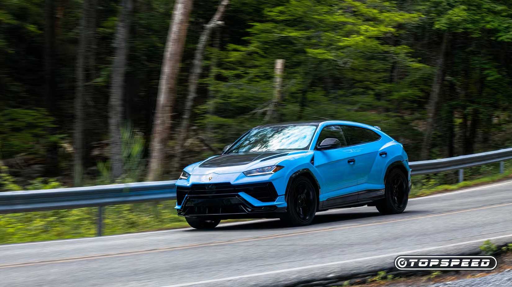 2025 Lamborghini Urus Performante - In Motion (21)