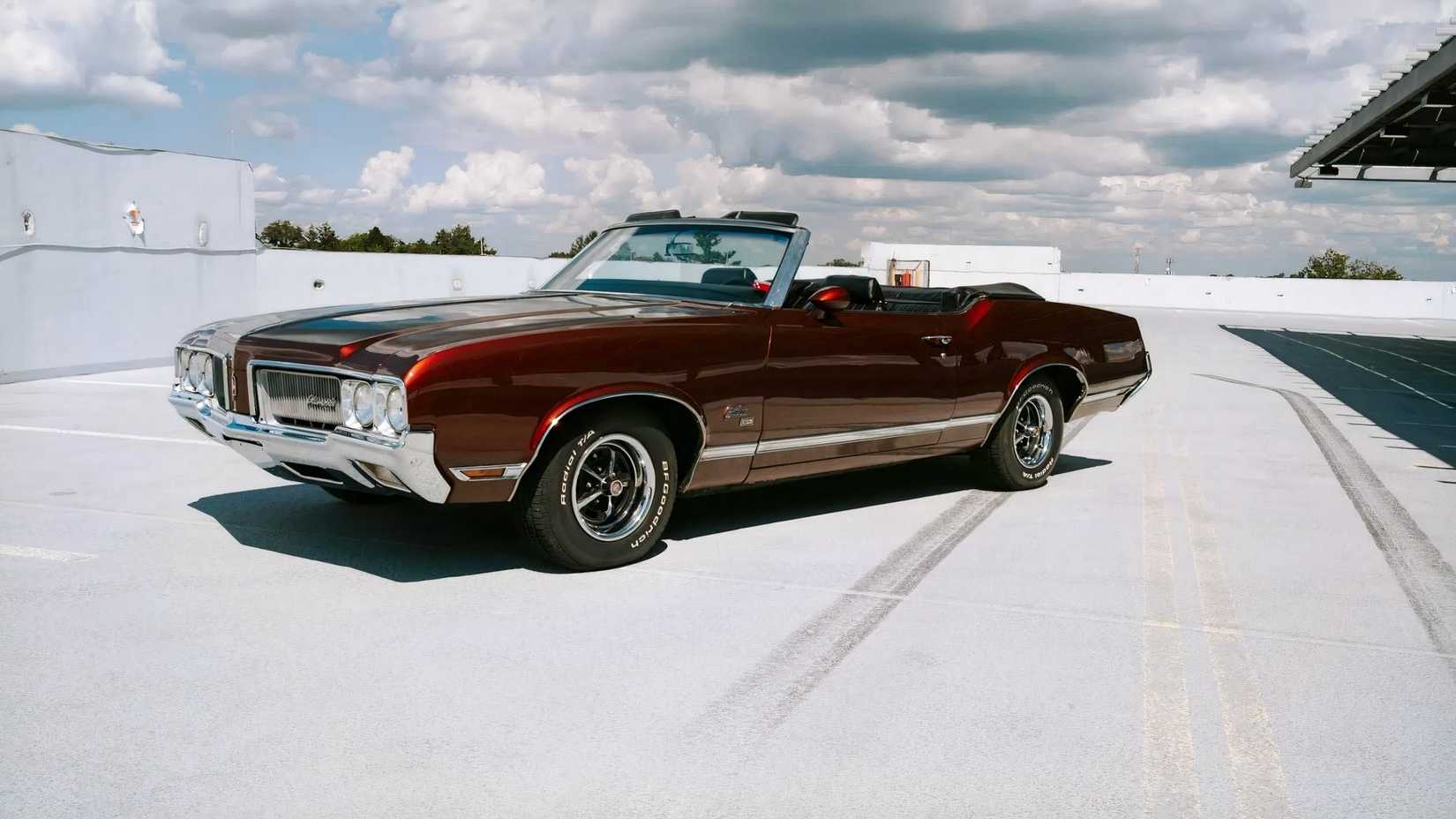1970 Oldsmobile Cutlass 455 front 3/4 shot