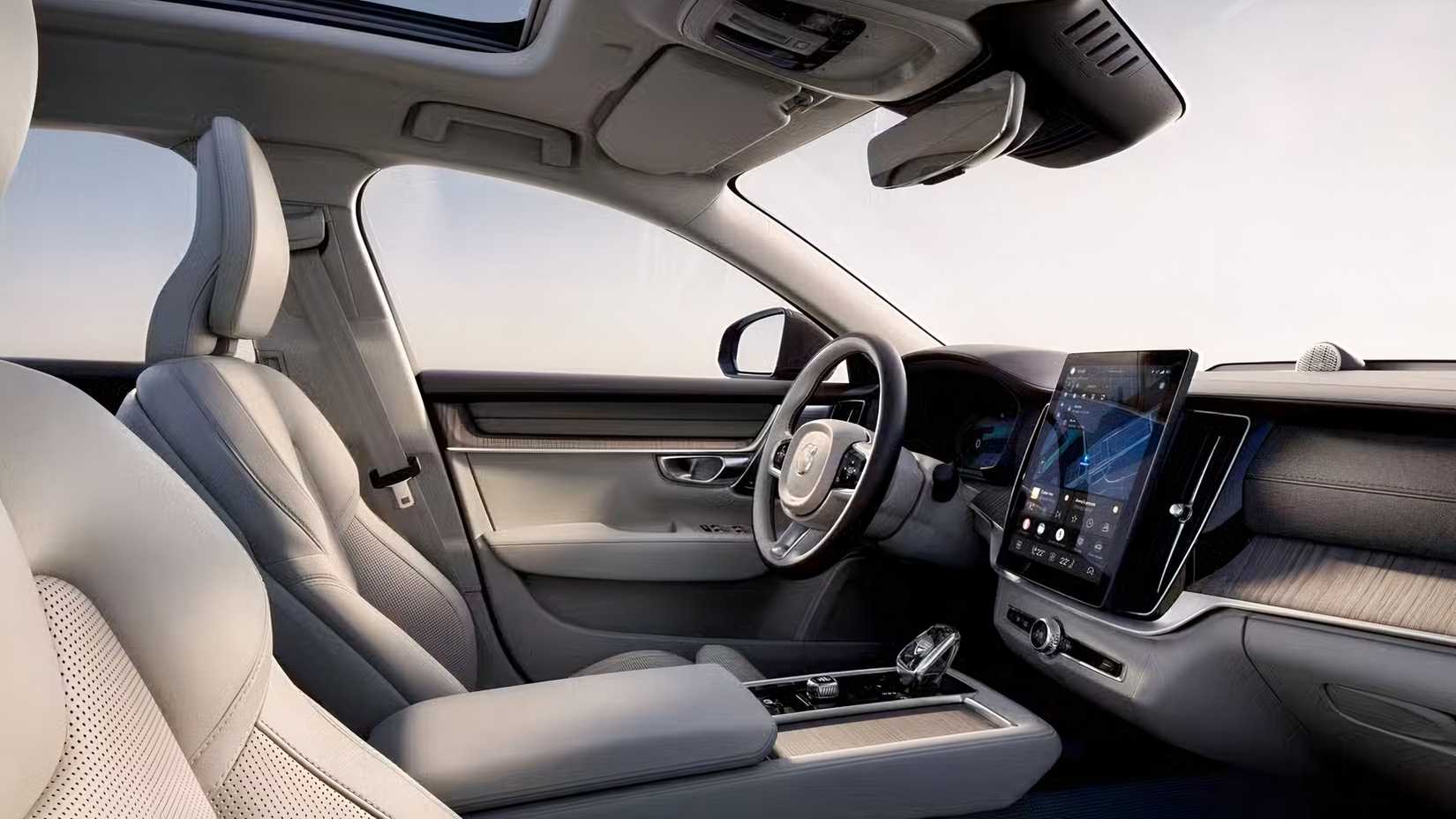 2025 Volvo S90 interior