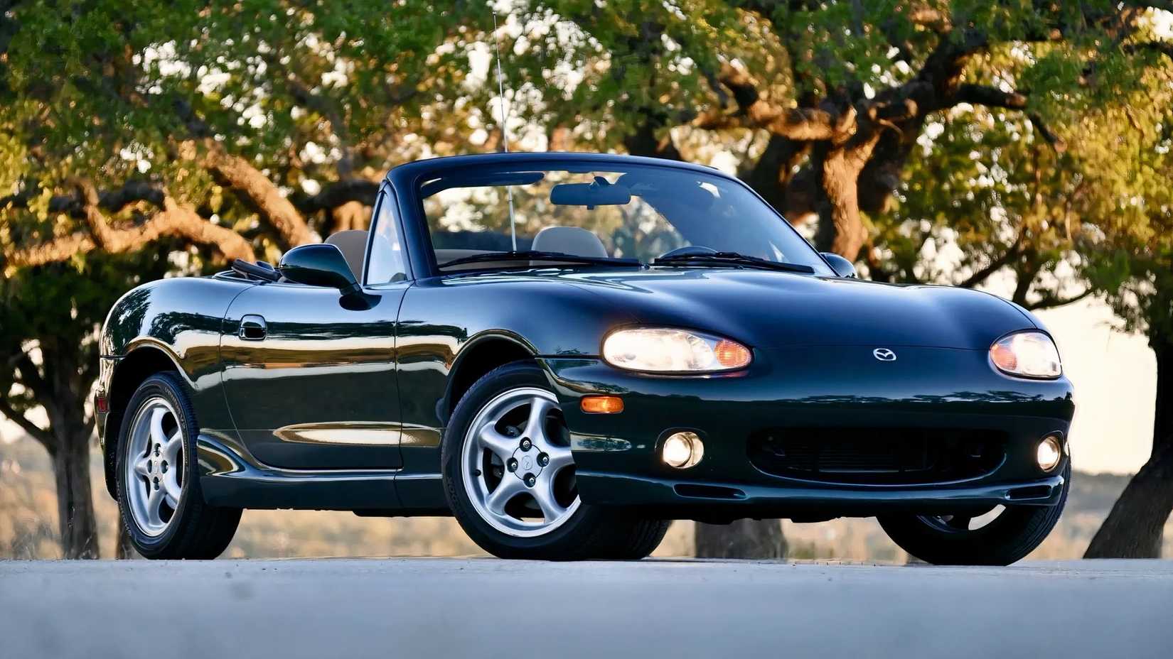 2000 Mazda MX-5 Miata (NB) in green