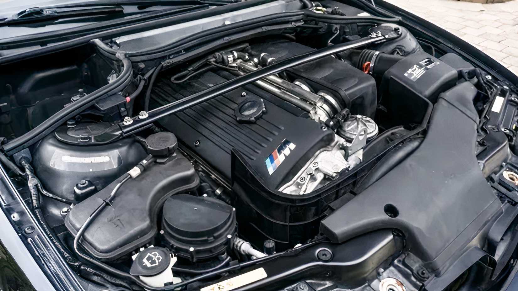 2006 BMW M3 engine bay