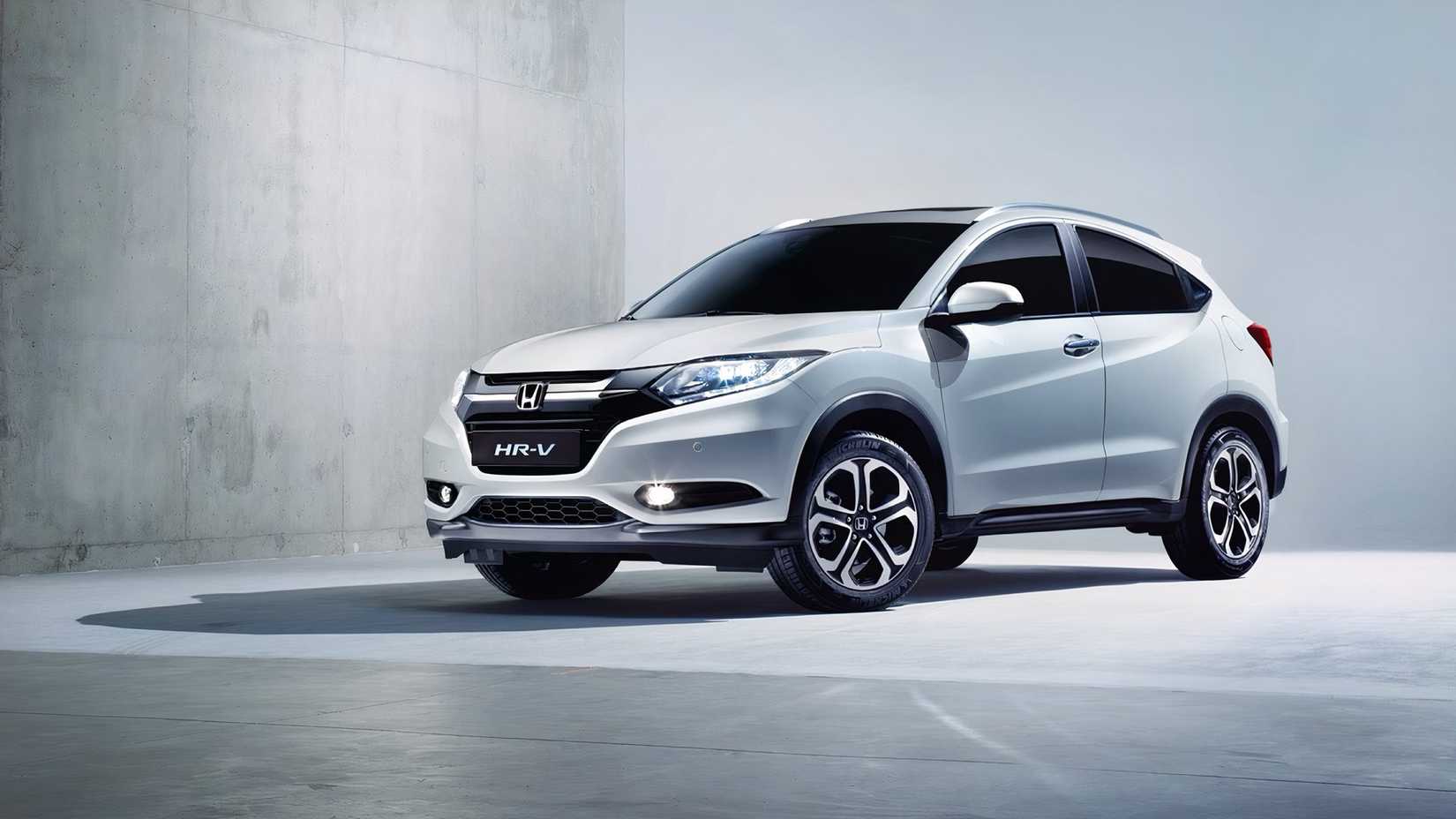 2016 Honda HR-V in white parked