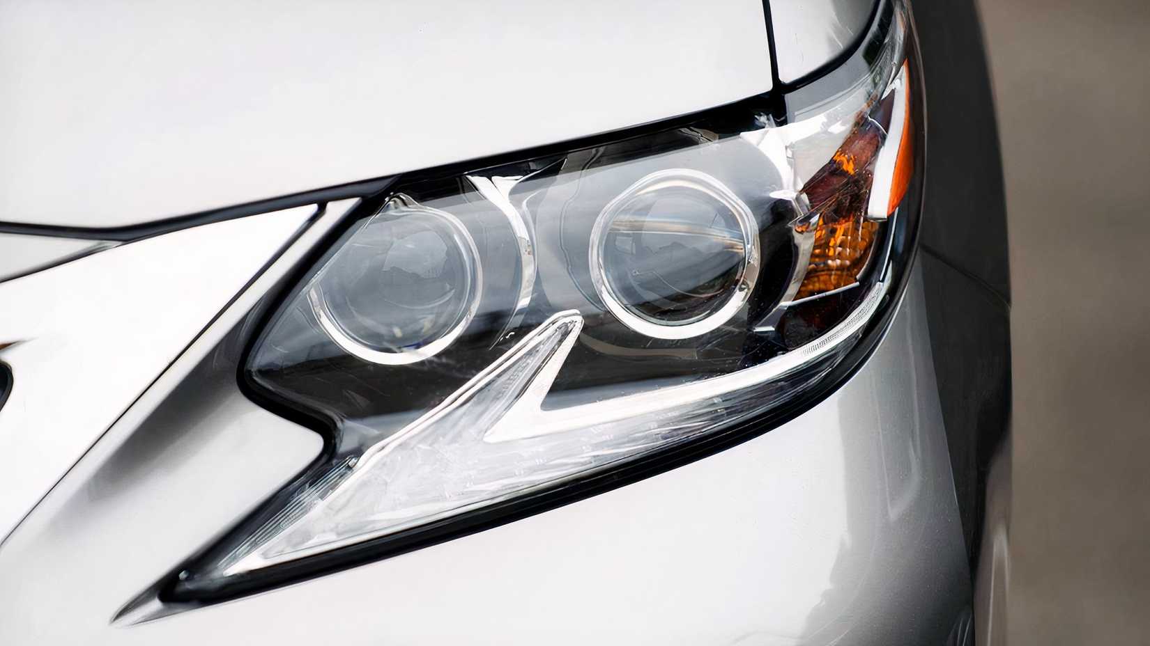 2017 Lexus ES 350 headlight