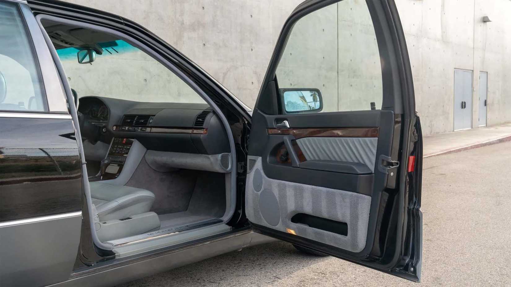 Merc W140 door