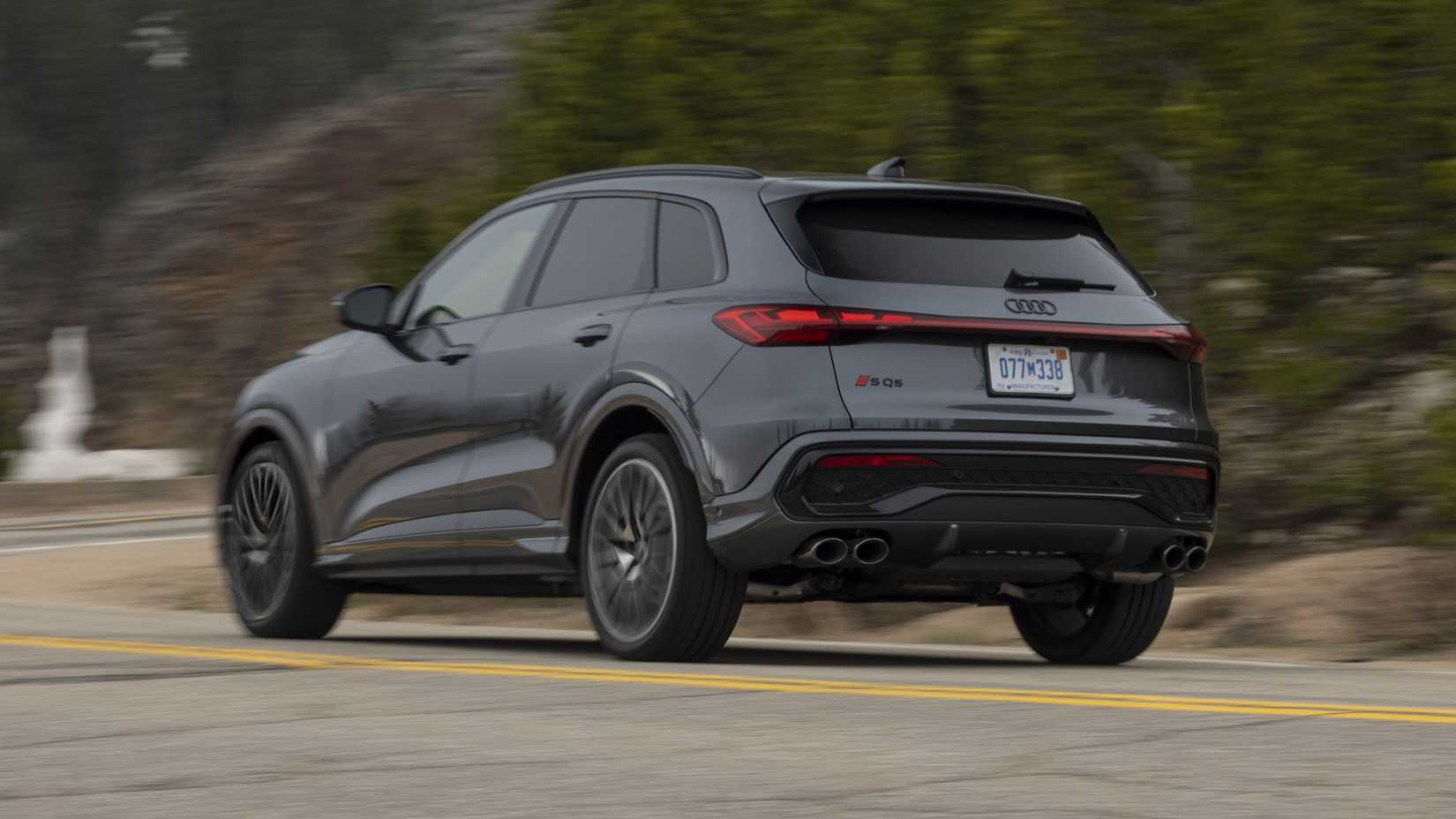 Audi SQ5 rear third quarter view