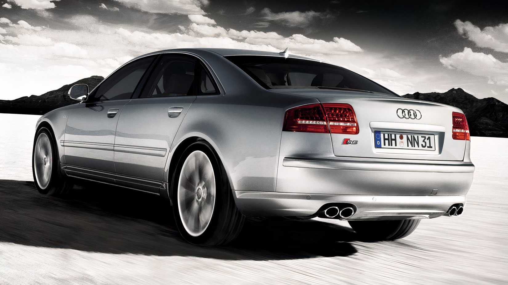 2008 Audi S8, rear 3.4