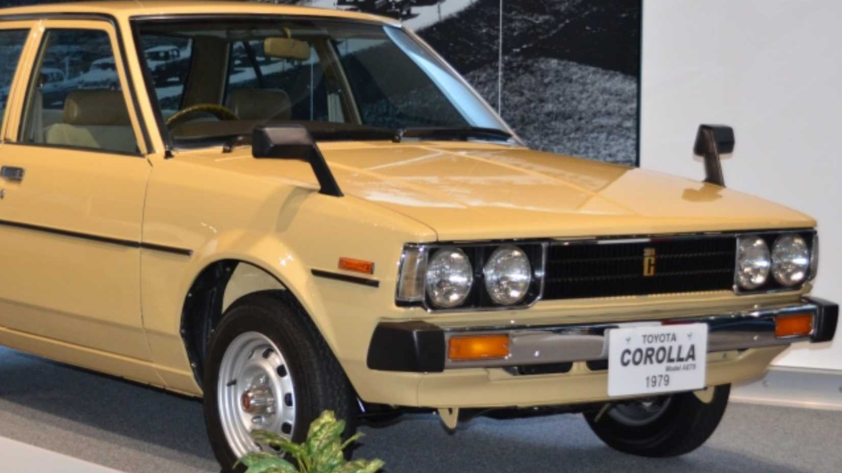 Toyota-CorollaE70