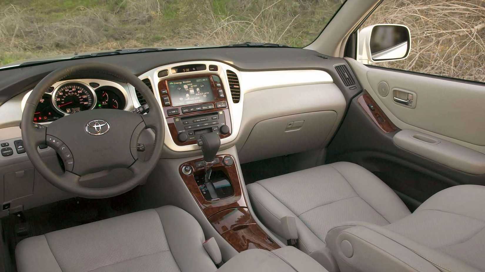 Interior of a 2005 Toyota Highlander Hybrid