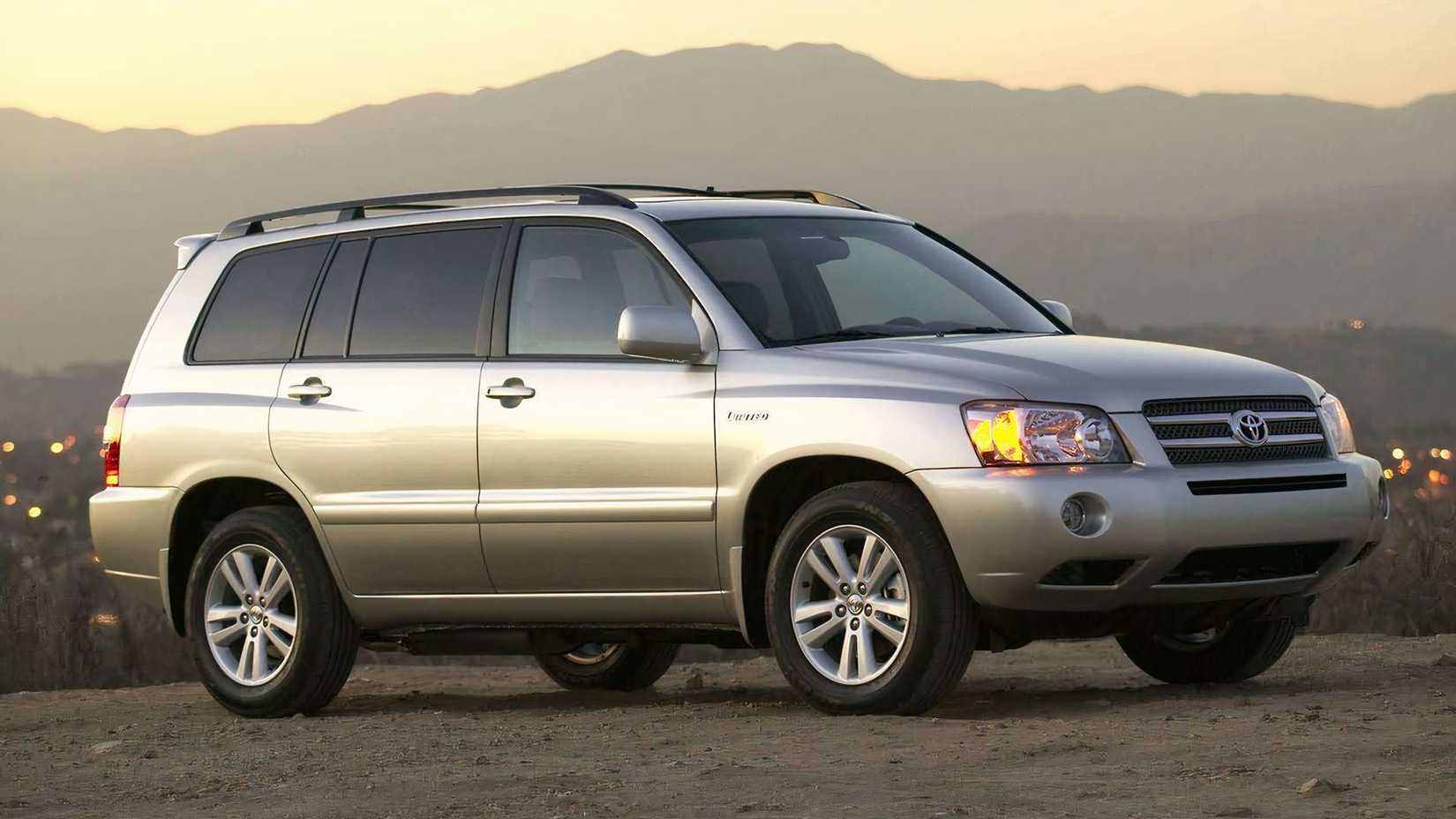 Vista frontal 3/4 de um Toyota Highlander Hybrid 2005