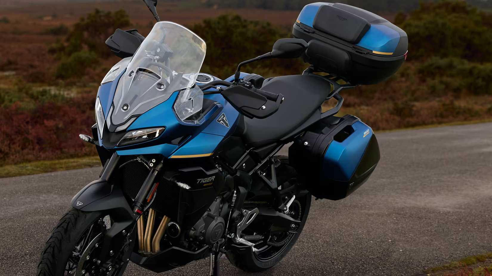 Uma Triumph Tiger Sport 800 Tour estacionada