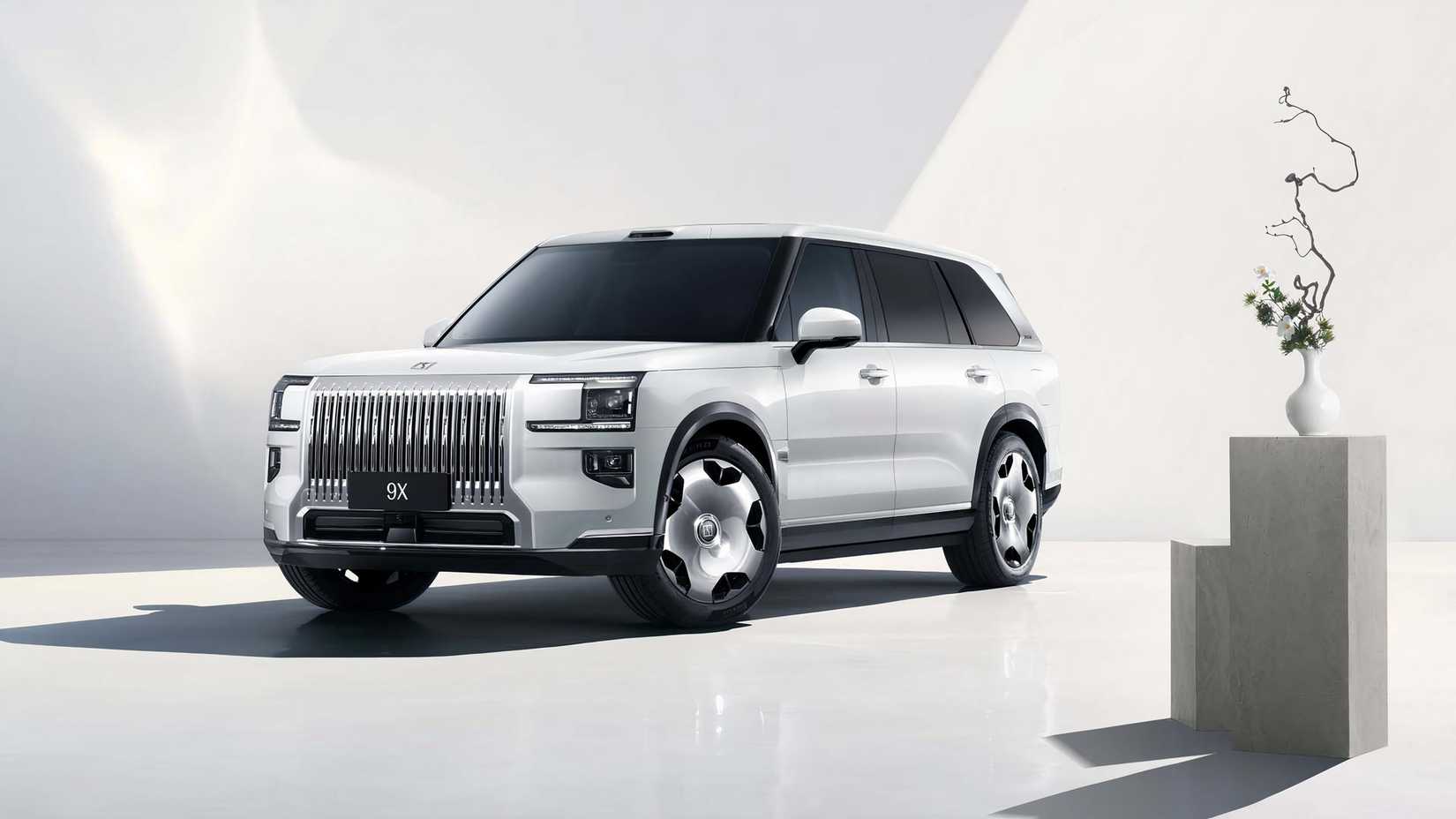 Front 3/4 view of a 2026 Zeekr 9X