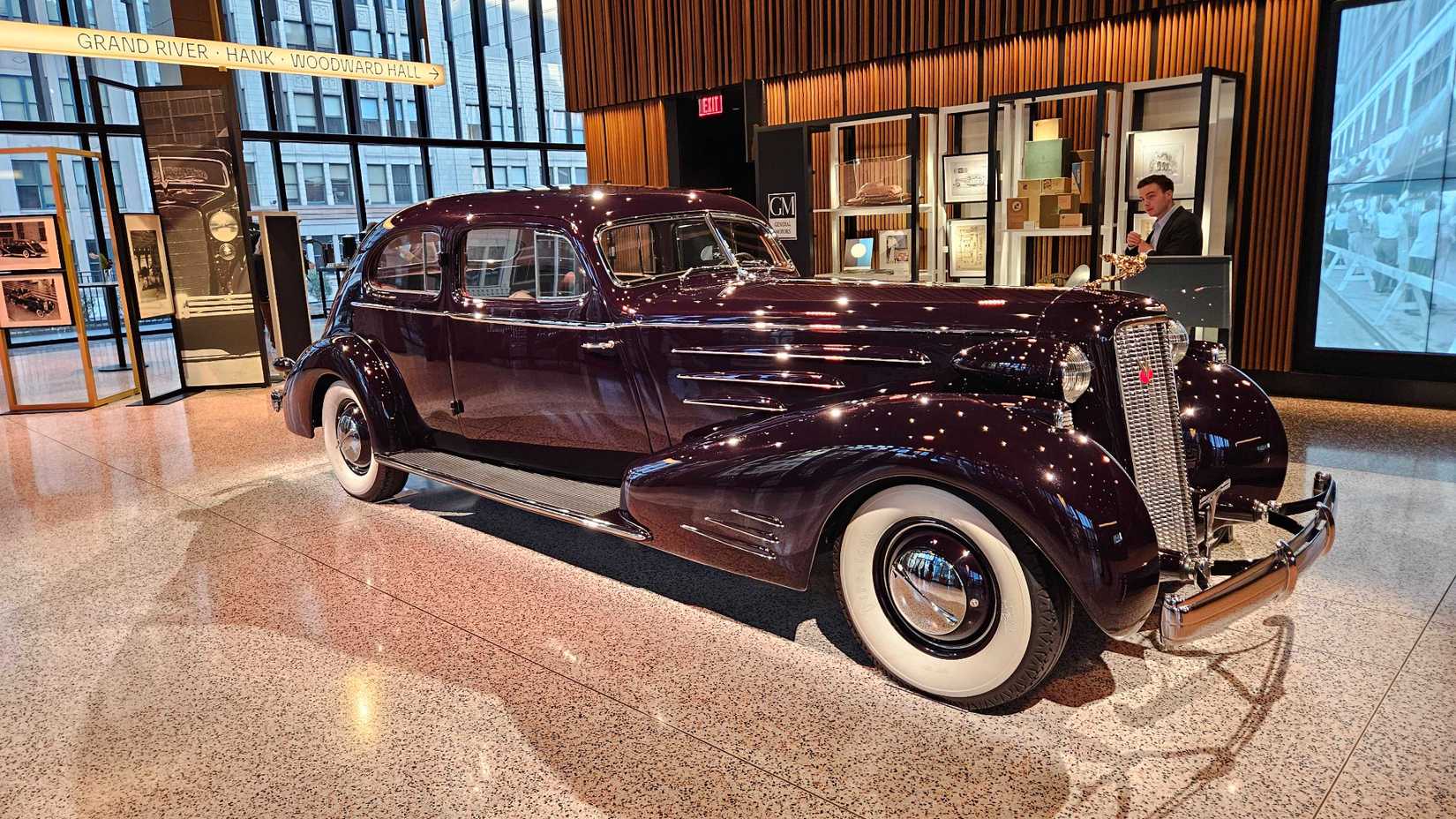 1934-cadillac-aerodynamic-coupe
