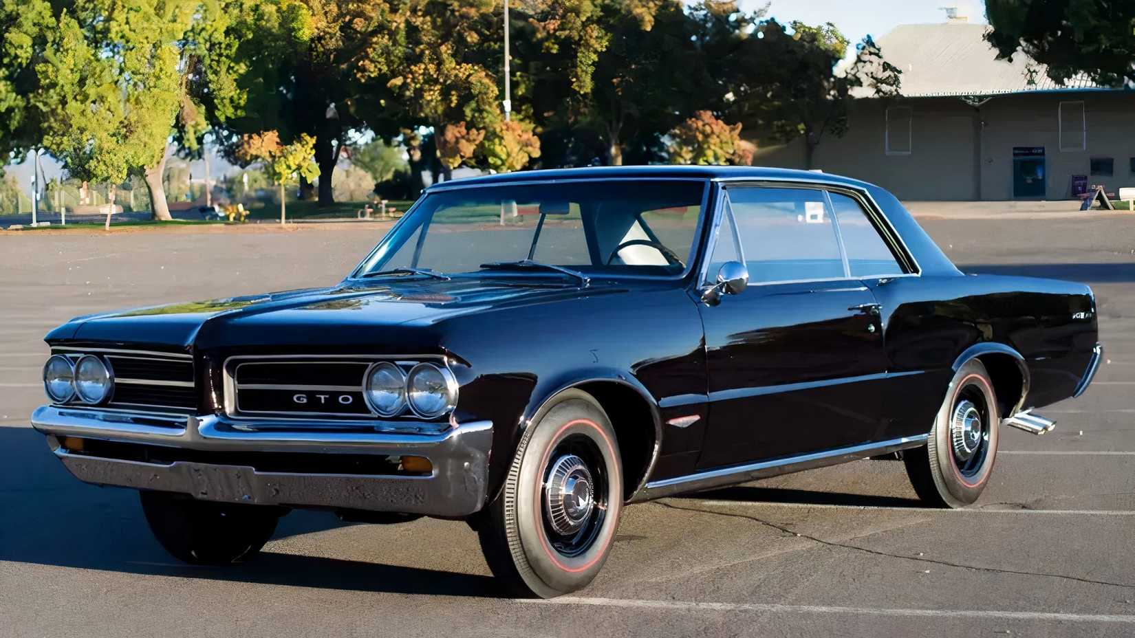 1964 Pontiac Tempest GTO front driver side 3/4 view