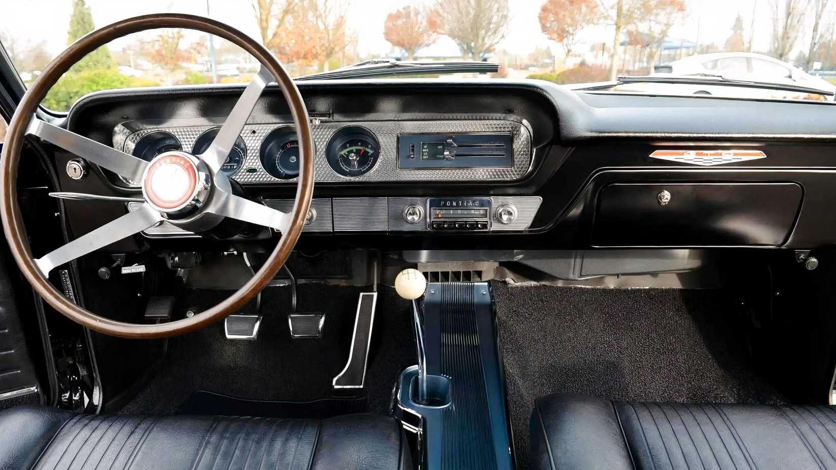 Interior do Pontiac Tempest GTO 1964