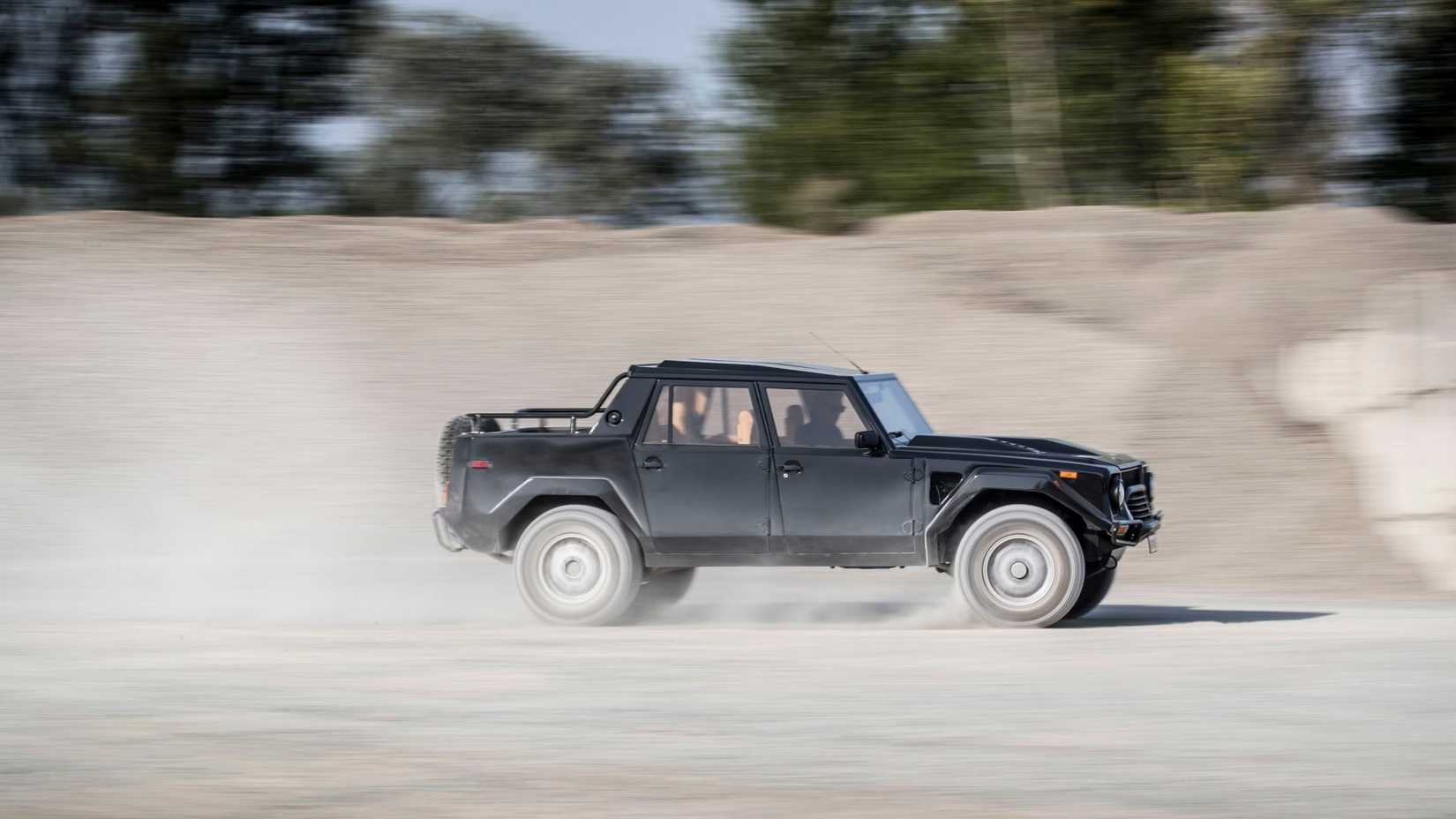 1986 - 1993 Lamborghini LM002 (1)