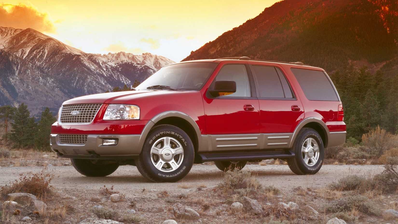 2003 Ford Explorer Eddie Bauer front 3/4 view